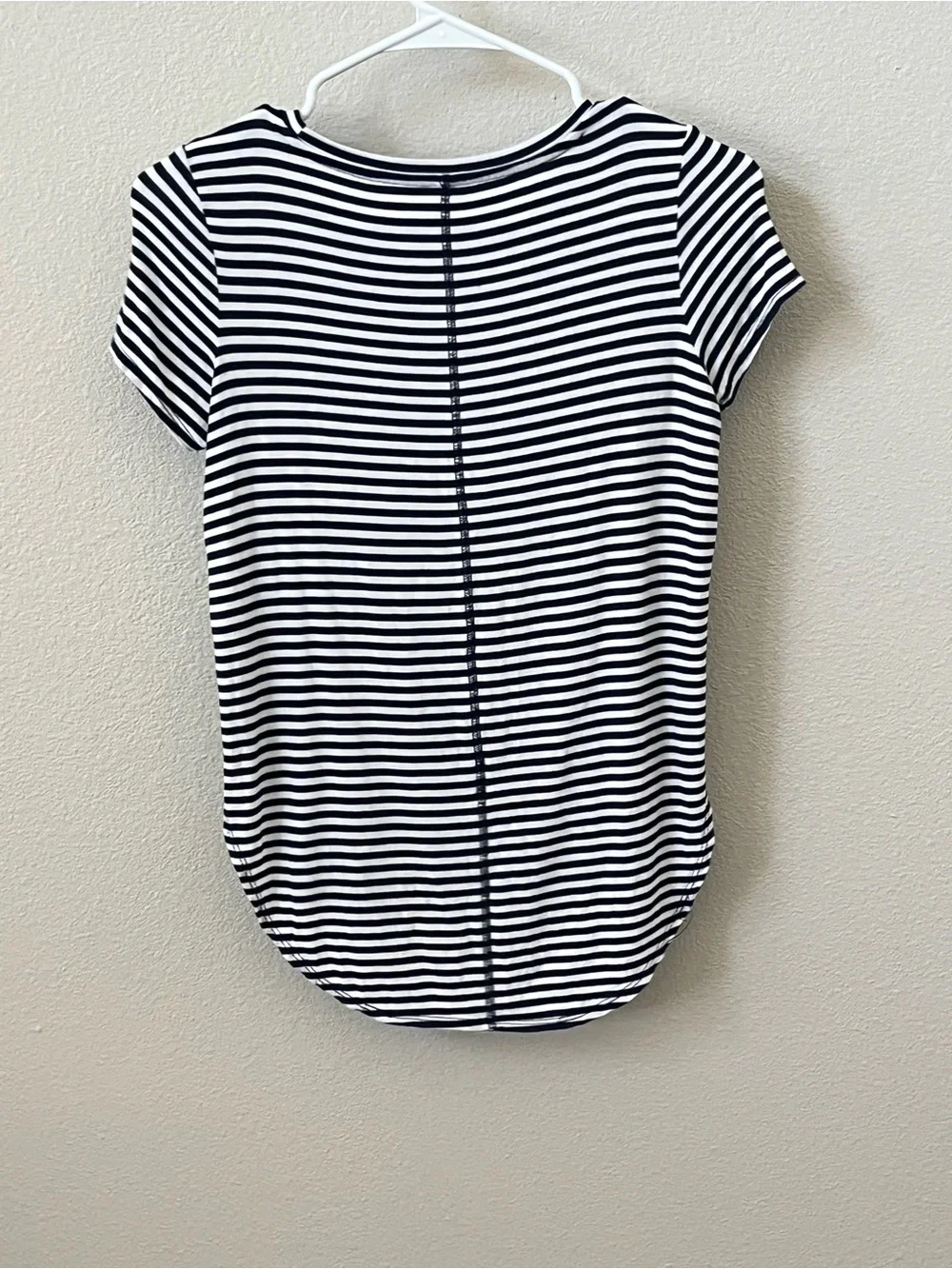 Girl sz 8 (M) Striped Black & White Short-Sleeve Tee
